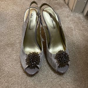 Brand new womens dress shoe no box.